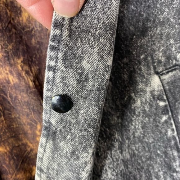 Vintage 80’s 90’s Disneyland parks Typhoon Lagoon acid wash jacket Large USA - Picture 14 of 15